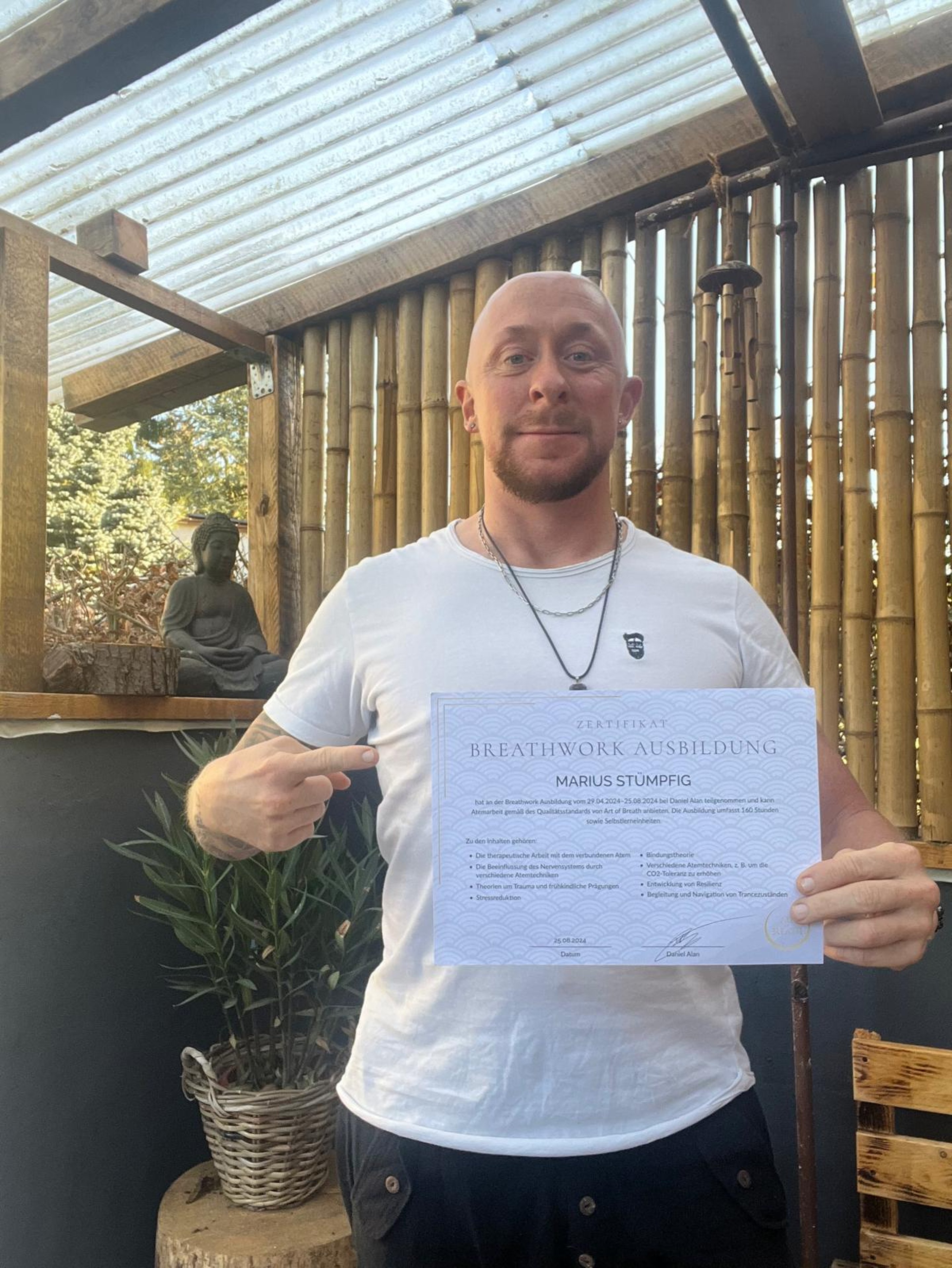 Marius Stümpfig mit Breathwork-Zertifikat